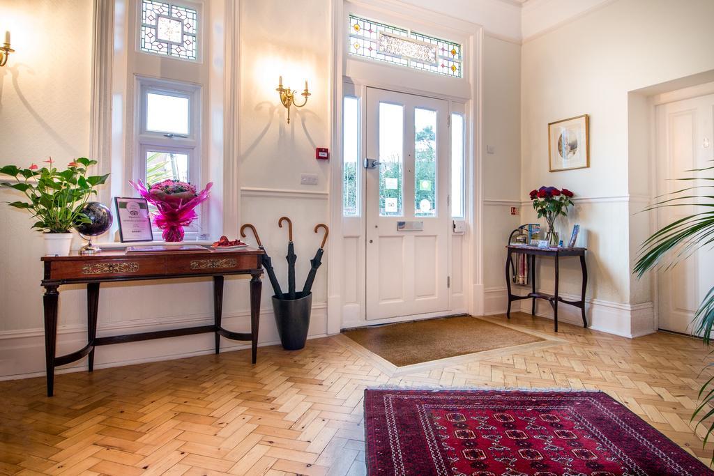 Surbiton Villiers Lodge מראה חיצוני תמונה