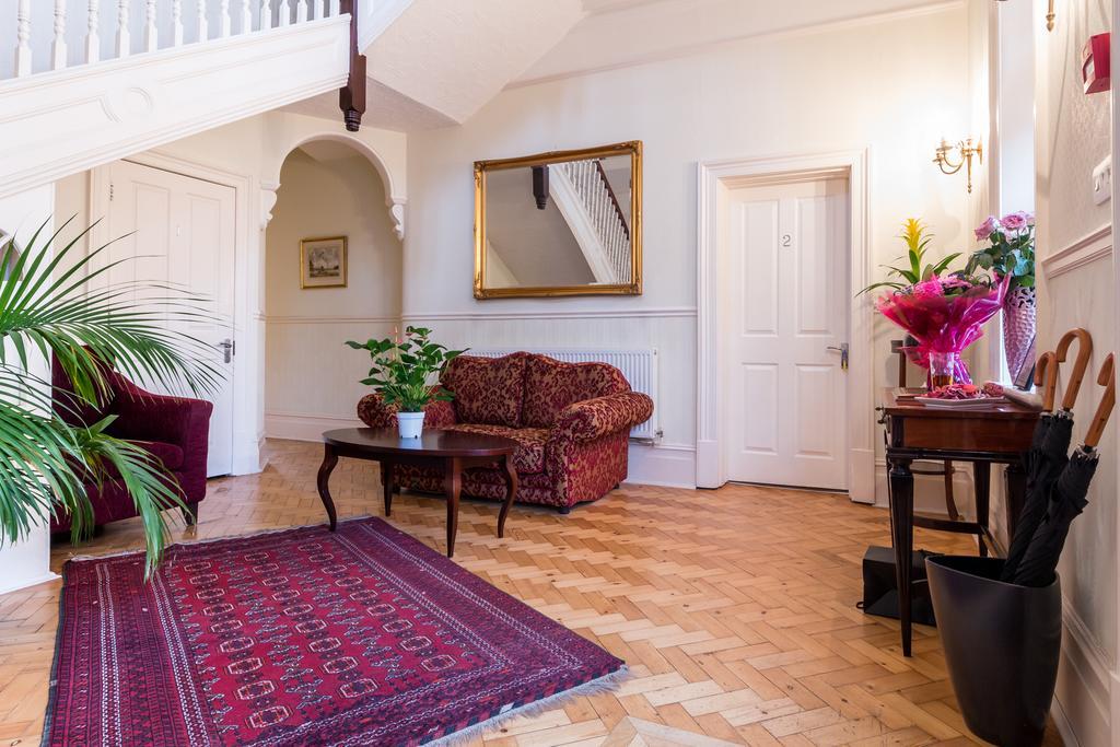 Surbiton Villiers Lodge מראה חיצוני תמונה